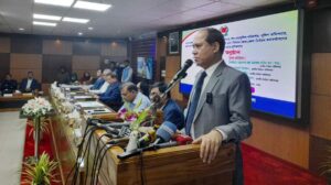 দলীয় চিন্তাভাবনার ঊর্ধ্বে থেকে দায়িত্ব পালনের নির্দেশ দিয়েছেন সিইসির