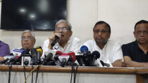 পুলিশকে বিএনপির আন্দোলনে বাধা না দেওয়ার আহ্বান মির্জা ফখরুলের