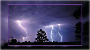 বজ্রপাতে