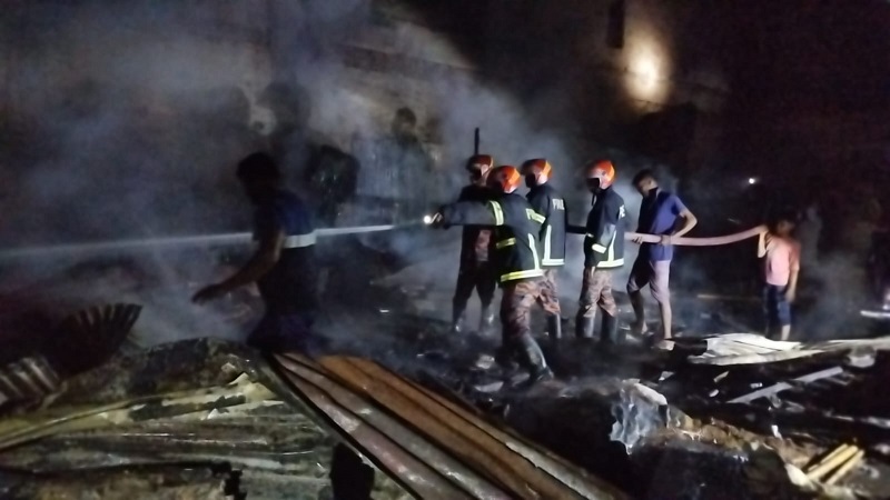 কুমিল্লার চান্দিনায় ভয়াবহ অগ্নিকান্ডে কোটি টাকার ক্ষয়ক্ষতি